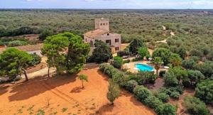 Gran casa de campo con piscina cerca del mar