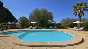 Gran casa de campo con piscina cerca del mar