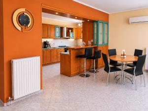 Apartment with private garden - Chalandri, Athens