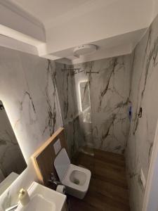 Tona Apartment 03
