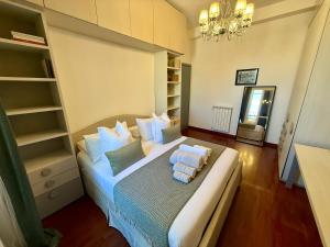 NEW - The Rhome