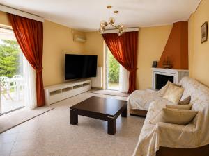 Apartment with private garden - Chalandri, Athens
