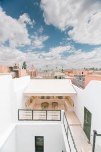 Private riad with swimming pool and breakfast included