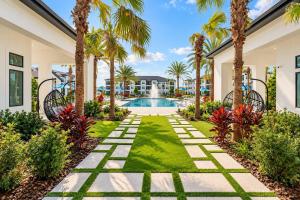 2BR Suite Pool, Gym, Games!