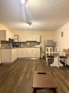 Panoramic City and Volcano Views Apartment