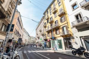 A Due Passi dal Duomo Suite Via Torino 2 Pax