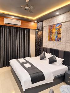 OMAXE HAZRATGANJ RETREAt