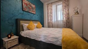CityLights Apartment near Palace of Culture and Palas Mall