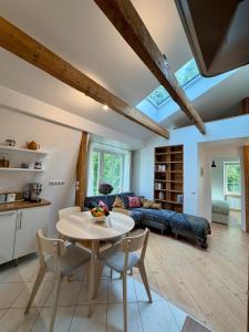 Bright and cozy apartment in historic Kadriorg