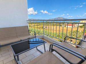 Sea-View Balcony - Stylish 2BR Near Orikum Beach