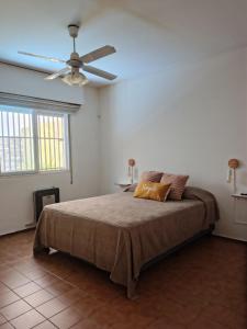Casa Céntrica con Piscina - A 2 cuadras de Av San Martin - 3 dormitorios, 2 baños - Entrada Autonoma