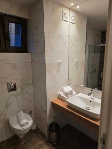 Aura suites 3