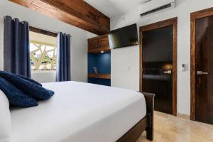 Vista La Jolla 406A | 1BR Near Costa Azul