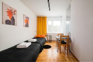 Metro Natolin Cozy Nest Apartment by BookingHost