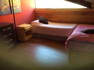 Cabaña con costa de arroyo