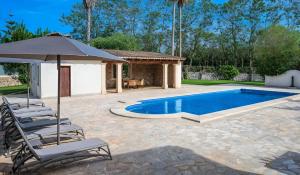 Lujosa Finca con piscina y aacc para 6 personas
