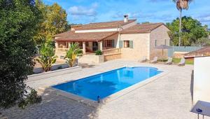 Lujosa Finca con piscina y aacc para 6 personas