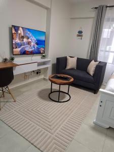 The Luxe Studio - Heated Pool, Gym & access to Garden City Mall