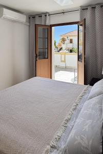 Sunny Terrace Apartment with Pools in Costa Adeje