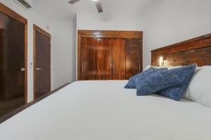 Vista La Jolla 406 | 2BR Suite Ocean View