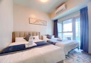 120sqm Spacious and Comfortable 3Bedrooms with OceanView of ManilaBay, Close to Manila Airport, OKADA Casino, Solaire Casino, Ayala Malls, Mall of Asia, free parking