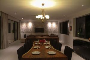 Beachviewvilla, 5BR Villa Sea Views Infinity Pool Beach Access
