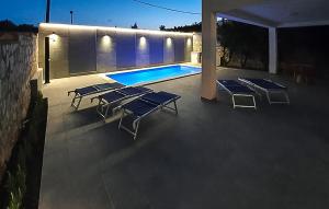 Gorgeous Apartment In Cavtat With Swimming Pool