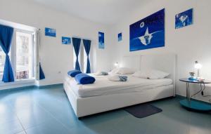 Old City Rooms by Adriaticexplorer