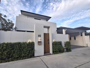 4BR Pool Villa Big Buddha, Chalong