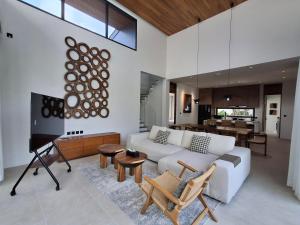 4BR Pool Villa Big Buddha, Chalong