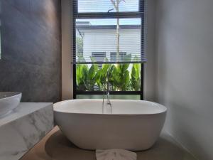 4BR Pool Villa Big Buddha, Chalong