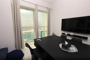 Waterfront 2BR | Near Reem Mall & ADGM | Sleeps 7