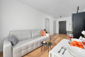 Modern Apartment with Parking and Balcony by Noclegi Renters