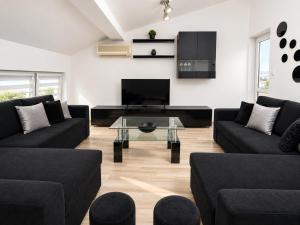 Spacious Central Apartment w Space for 6 Guests