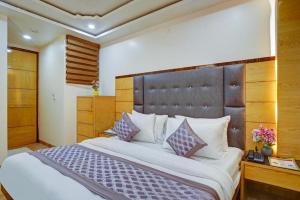 Almora Hotel - Near Delhi Airport, Free Airport Trasnfser