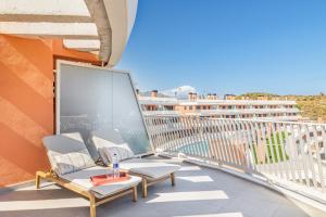 Family-friendly 2-bedroom penthouse with a padel court