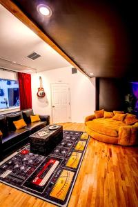 Unique Music-Themed Studio Cabin with Soaking Pool & Fire Pit in St. Augustine, Florida