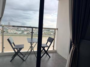 Riverside Top One Hotel and Apartment