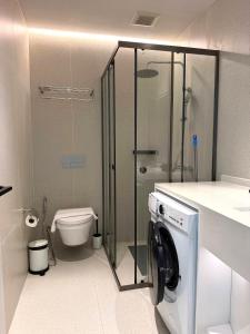 Sunshine Two Bedroom Pool Access Apartment