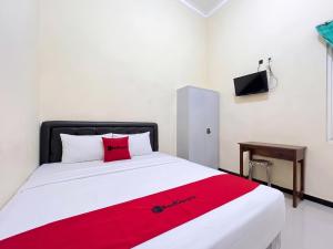RedDoorz Syariah at Emas 23 Blimbing Malang