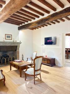 Il Casale di Monteluiano Charm, Sauna, Pool in Gubbio