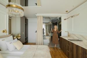 Waterlane Island Suites - Pool, Gym & Rooftop Terrace with Private Jacuzzi by Downtown Apartments