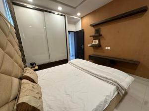 Premium 4BHK Villa Style Stay with Private Garden