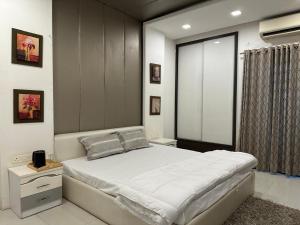 Premium 4BHK Villa Style Stay with Private Garden