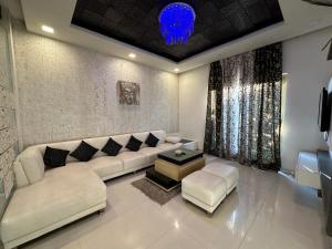 Premium 4BHK Villa Style Stay with Private Garden