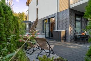 Green Garden - apartament z zielonym tarasem i 2 sypialniami by everSlow