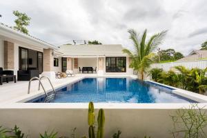 Villa Leo Bophut Luxury 3BR Pool Villa and Office