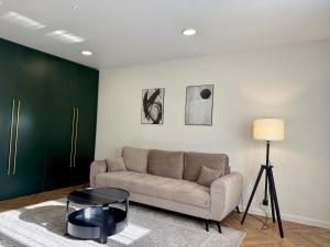 16th Avenue Luxury Apartment