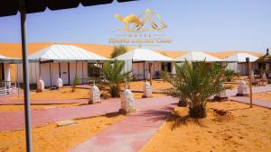 Young luxury camp