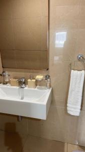 Luxury 1 bedroom apartment in Point Waterfront